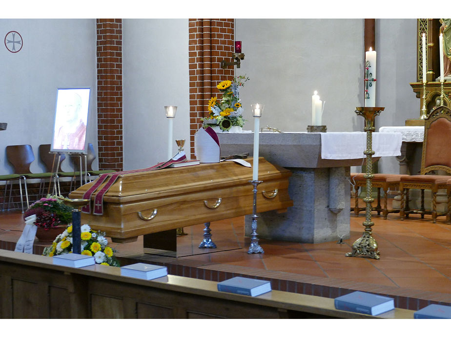 Pontifikalrequiem und Beisetzung von Weihbischof em. Johannes Kapp (Foto: Karl-Franz Thiede)